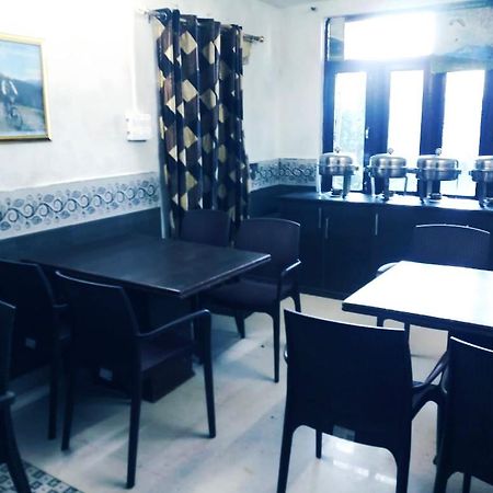 Hotel Holiday Dalhousie - Near Ghandhi Chowk Mall Road Bagian luar foto