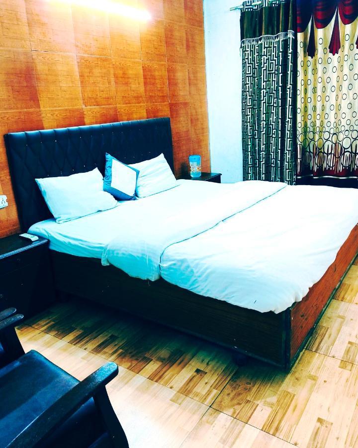 Hotel Holiday Dalhousie - Near Ghandhi Chowk Mall Road Bagian luar foto