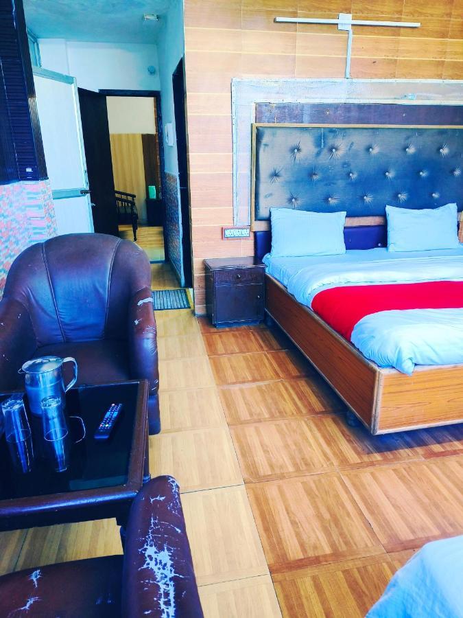 Hotel Holiday Dalhousie - Near Ghandhi Chowk Mall Road Bagian luar foto
