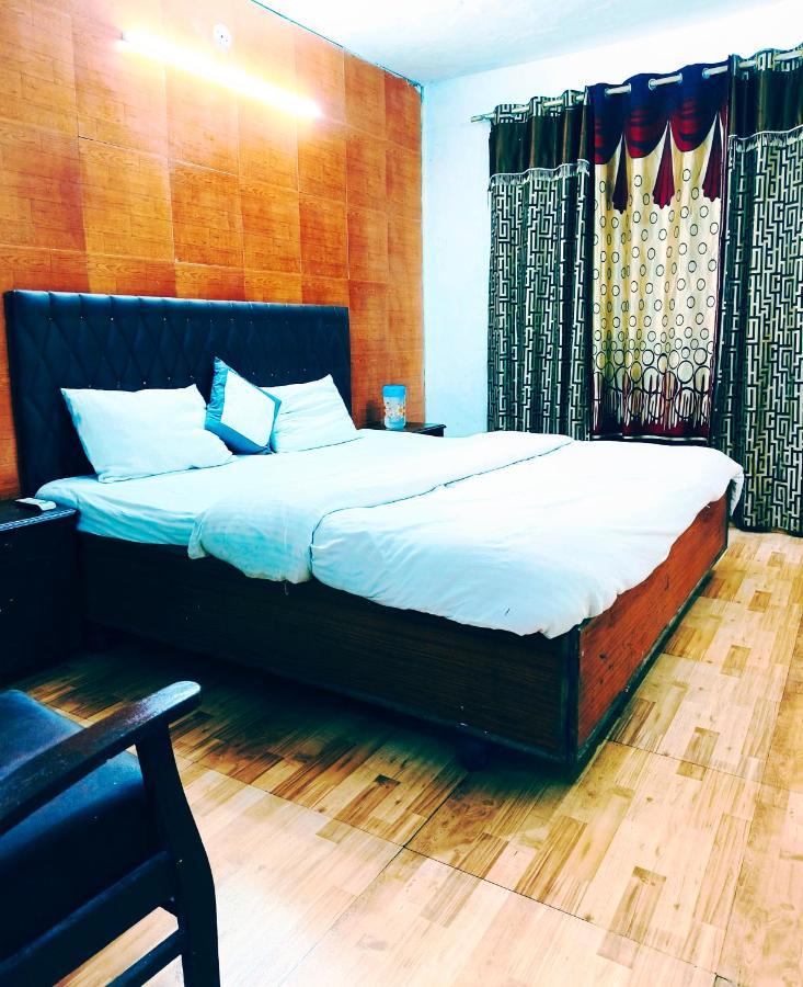 Hotel Holiday Dalhousie - Near Ghandhi Chowk Mall Road Bagian luar foto