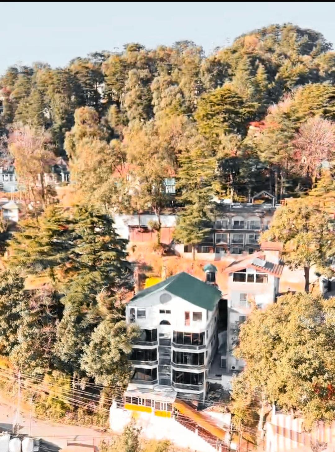 Hotel Holiday Dalhousie - Near Ghandhi Chowk Mall Road Bagian luar foto