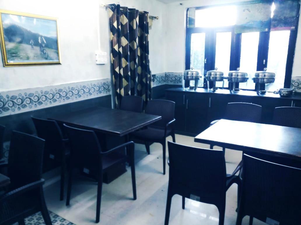 Hotel Holiday Dalhousie - Near Ghandhi Chowk Mall Road Bagian luar foto